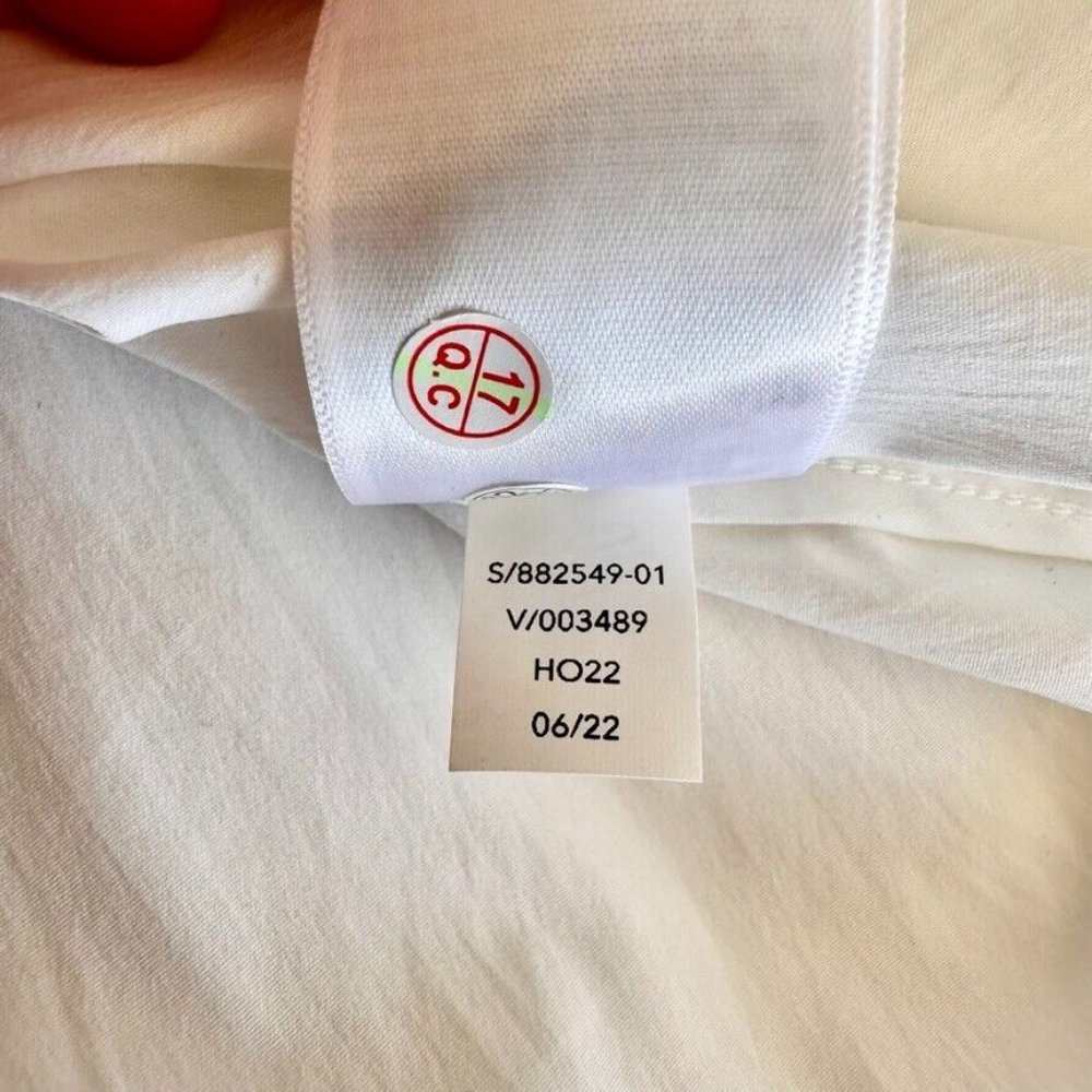 Athleta Womens Oversized Poplin Top Size Medium White Performance Pockets New - Picture 16 of 16